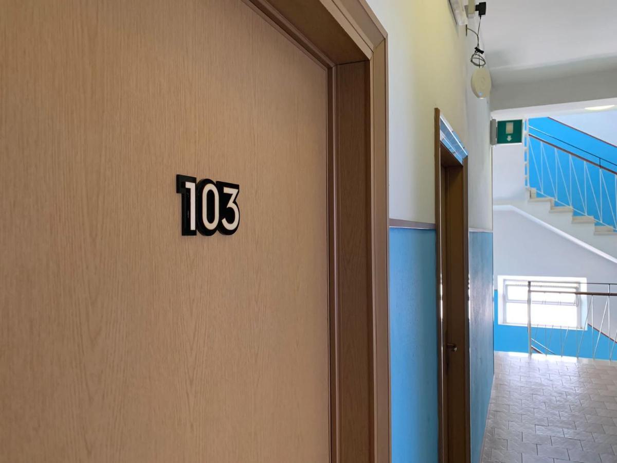 Hotel Estense Римини Екстериор снимка