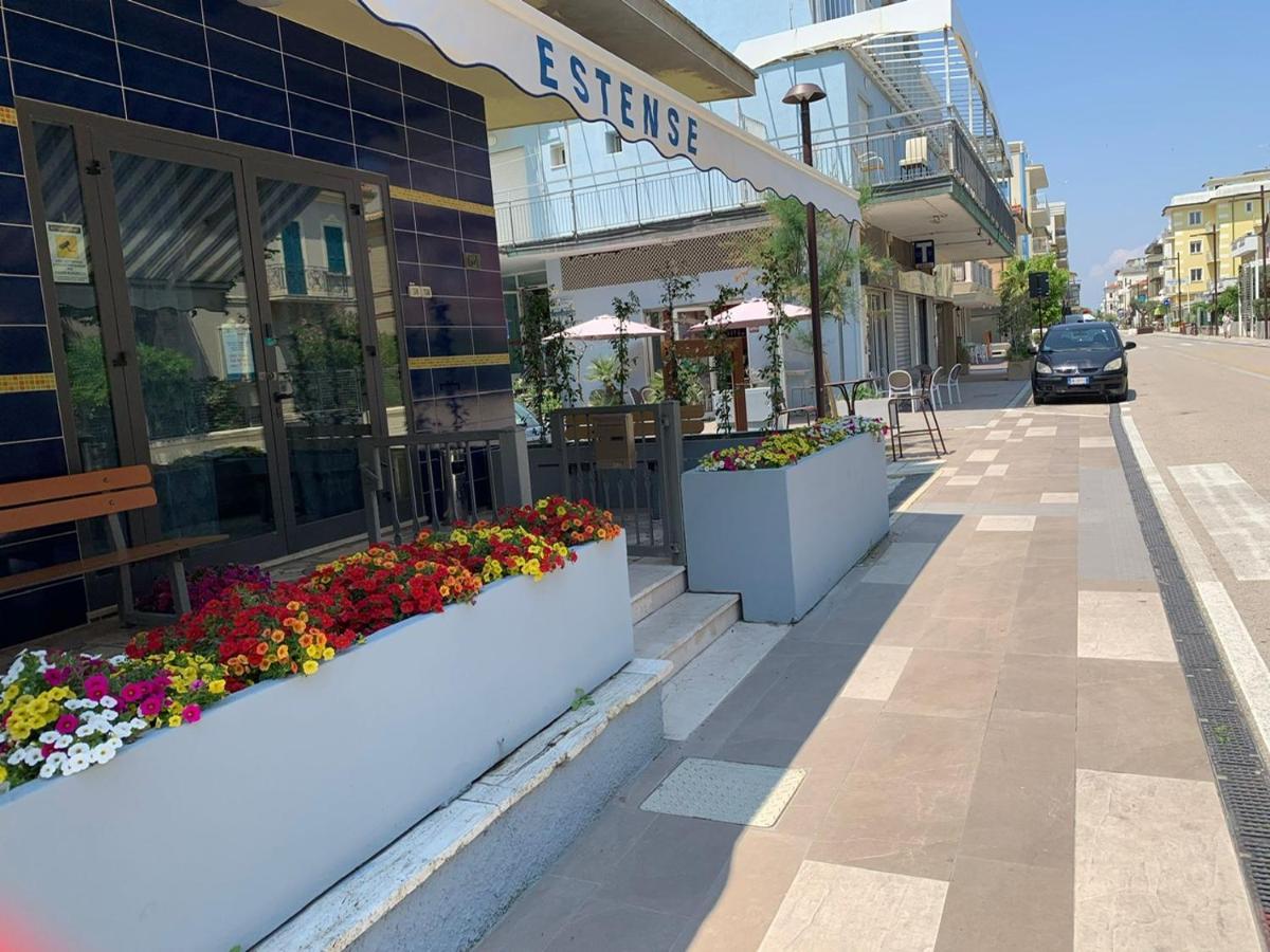 Hotel Estense Римини Екстериор снимка